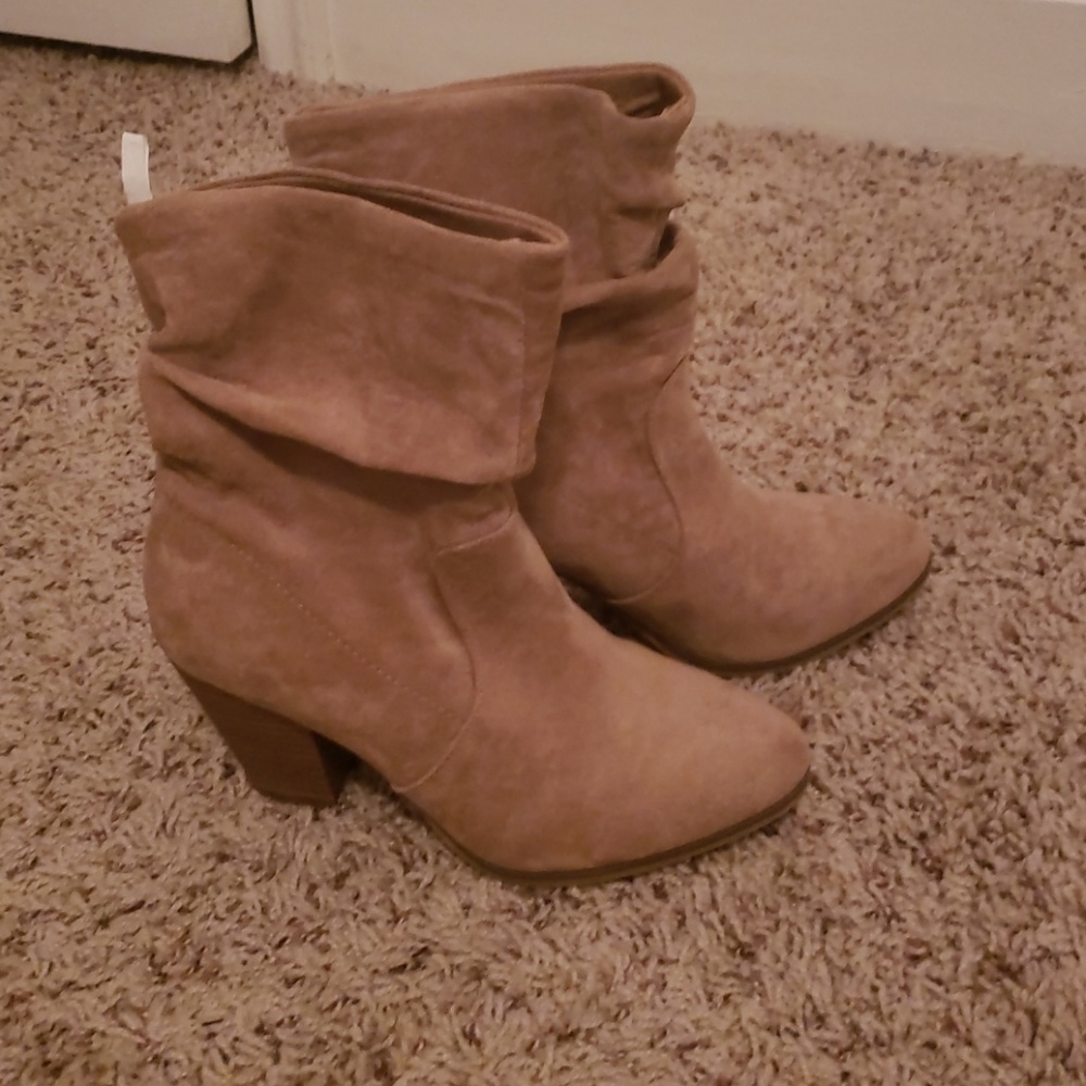 Heeled boots size 6